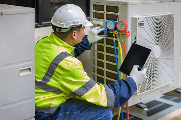Professional Hvac technician working in Baraboo, WI